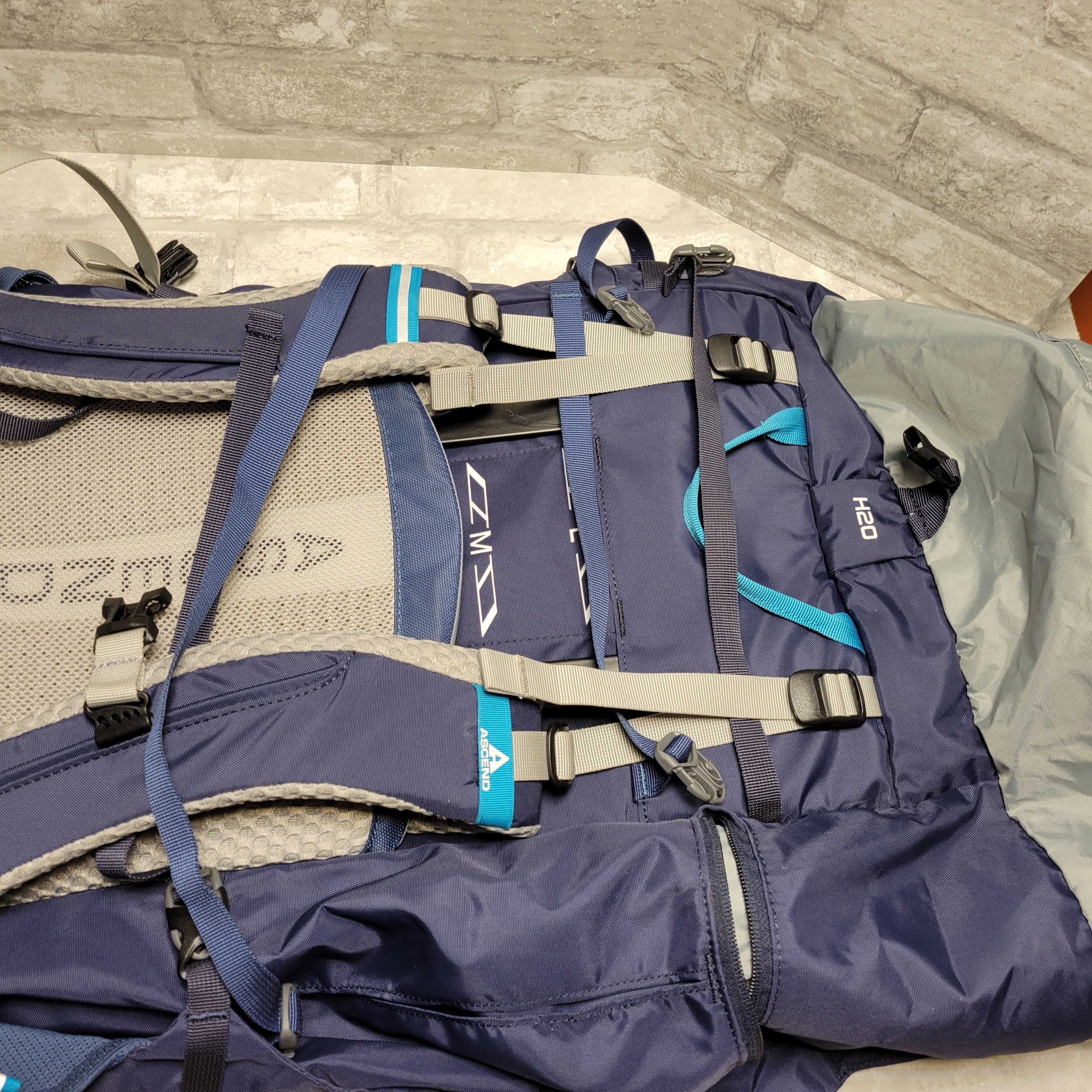 Ascend Rattlesnake 55L Backpack Trail Hiking Camping Backpack, Blue *DAMAGED* (8010922459374)